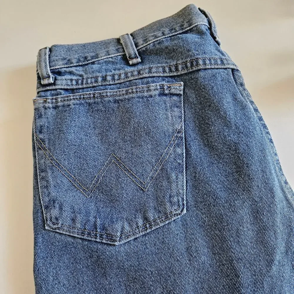 NEW Wrangler Classic Fit Denim Jeans Men's 36x32 Blue‎ NWT